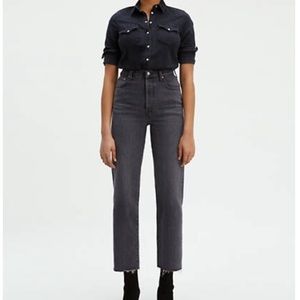 Levi's Super High Rise Straight Leg Button fly 29